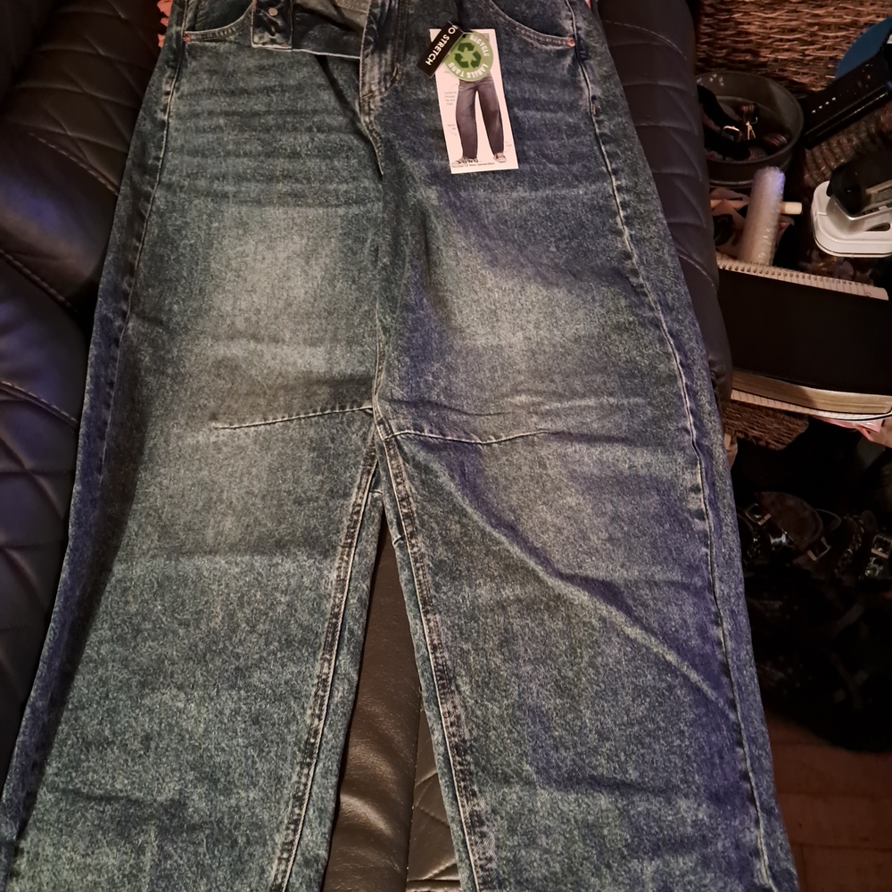 Stylish Mid Rise Barrel Jeans - Dark Blue - Picture 4 of 5
